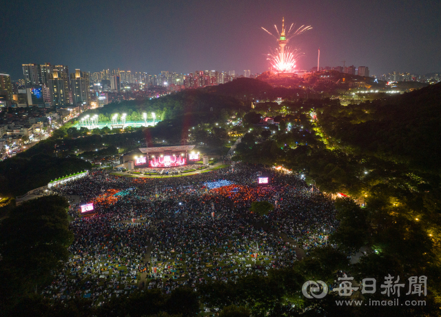 17일 대구 달서구 두류공원 코오롱야외음악당에서 열린 