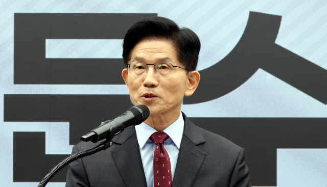 국민의힘 김문수 대선후보가 18일 서울 여의도 국민의힘 중앙당사에서 