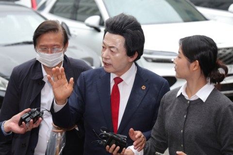 허경영, 유치장서 복통 호소…경찰 