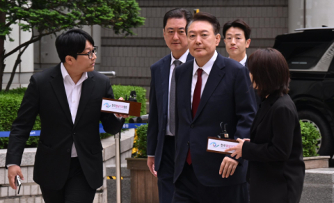 윤석열 전 대통령 서부지법 출석…오늘도 묵묵부답