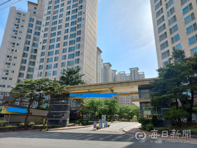 사업자의 기업회생절차 진행으로 입주민 불안감이 커지고 있는 영천 A아파트 전경. 강선일기자