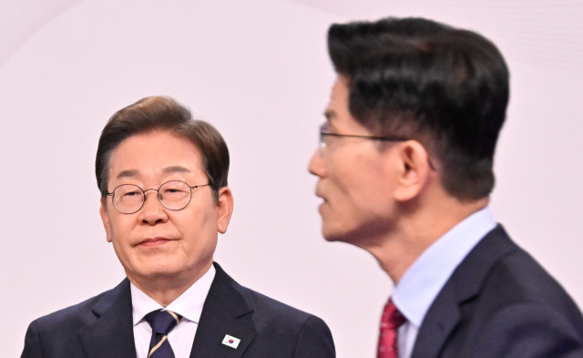 개헌 공약보단 실천이 더 중요…