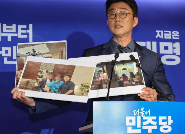 더불어민주당 노종면 선대위 대변인이 19일 서울 여의도 당사에서 