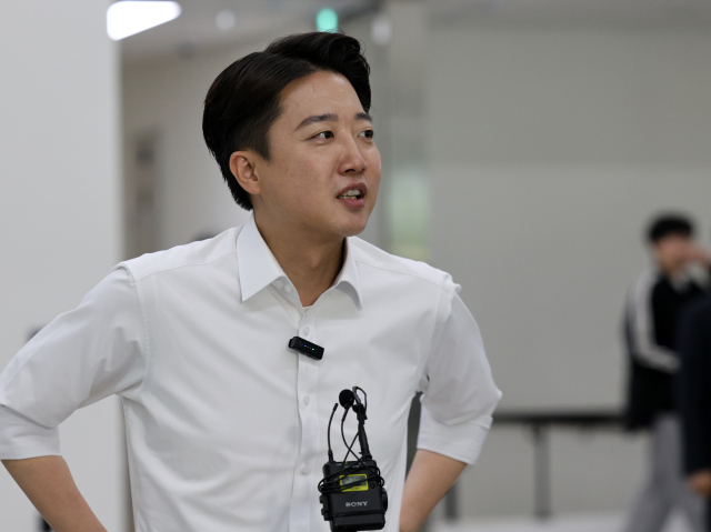 개혁신당 이준석 대선 후보가 20일 광주 북구 전남대학교에서 점심 식사에 앞서 발언하고 있다. 연합뉴스