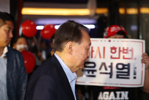 尹 '부정선거' 다큐 관람에…국힘 일각선 