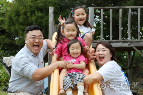 [낳아보니 행복이다] 김종명·배정란 부부 