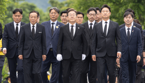 이재명, 노무현 16주기 맞아 