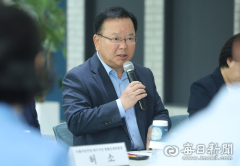 [포토뉴스] 김부겸 전 총리, 대구서 이재명 지원사격