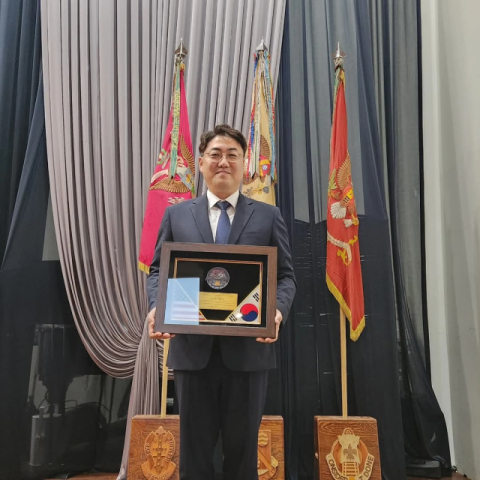 김영수 인류무형문화유산씨름진흥원 사무국장, 미군으로부터 '감사패' 수여 