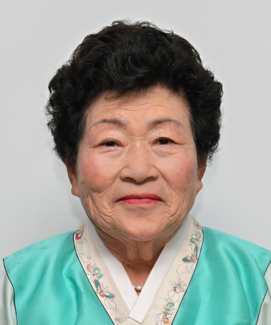 몸 불편한 남편과 함께 한결같이 101세 시어머니 봉양 '보화상 본상'