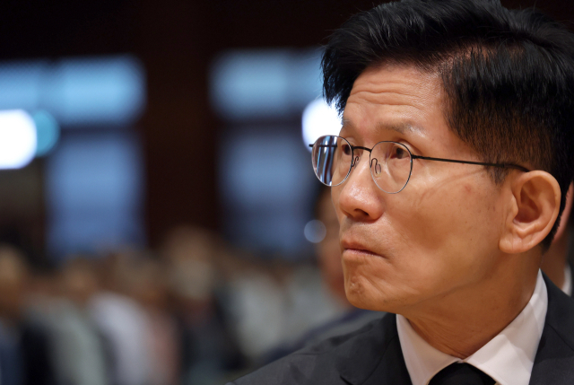 국민의힘 김문수 대선 후보가 24일 충북 단양군 구인사에서 열린 상월원각대조사 제51주기 열반대재에서 생각에 잠겨 있다. 연합뉴스