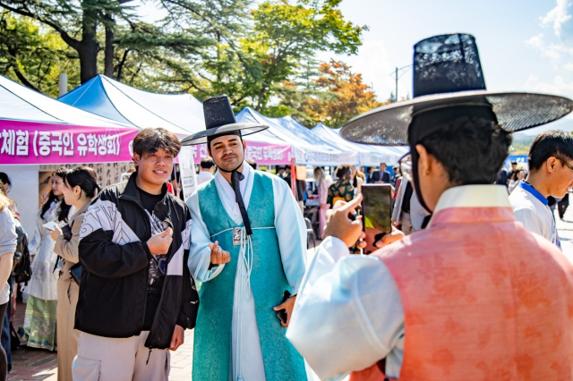 YU Global Culture Festival에 참가한 영남대학교 유학생들. 영남대 제공