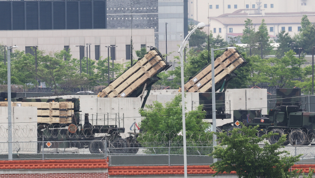 미국 언론이 미국 정부가 주한미군 감축을 검토하고 있다고 보도한 23일 경기도 평택시 캠프 험프리스에 패트리엇 미사일이 배치돼 있다. 연합뉴스