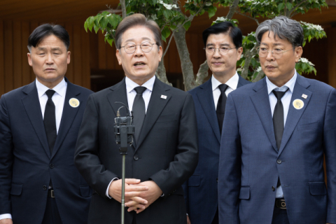 이재명, 盧 추모하며 진보진영 결집…약세 PK 공략도