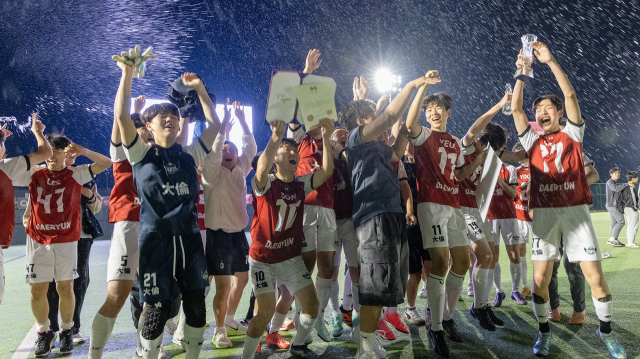 경일대 총장배 사제동행 축구대회 참가한 선수들의 모습. 경일대 제공