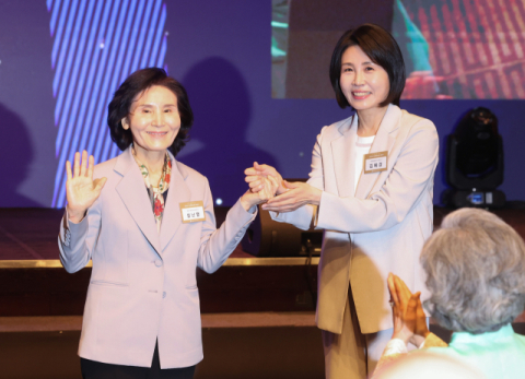 20대 대선과 달라진 풍경…후보 배우자들도 유세 '전면'에 섰다