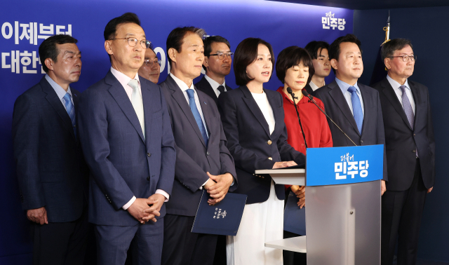 27일 서울 여의도 더불어민주당 중앙당사에서 열린 