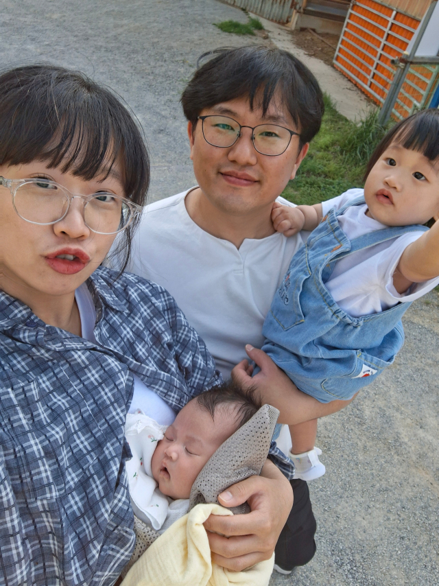 박소현·전영준 부부 첫째 딸 전예은(2) 둘째 딸 전채은.