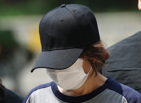 '남편 명의 대리투표' 선거사무원 구속 기로…