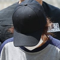 '남편 명의 대리투표' 선거사무원 
