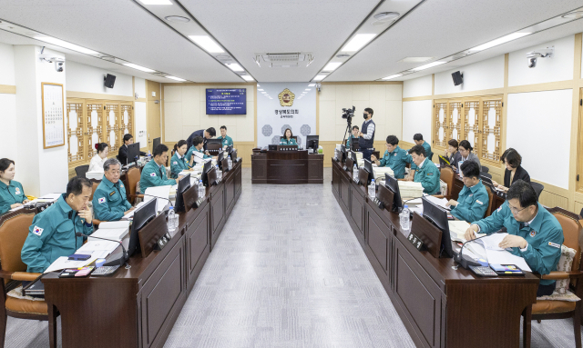 경북도의회 교육위원회 회의 진행 모습. 경북도의회 제공
