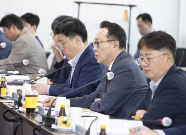 박민수 보건복지부 제2차관이 22일 서울 서초구 국제전자센터에서 열린 제10차 건강보험정책심의위원회를 주재하고 있다. 연합뉴스