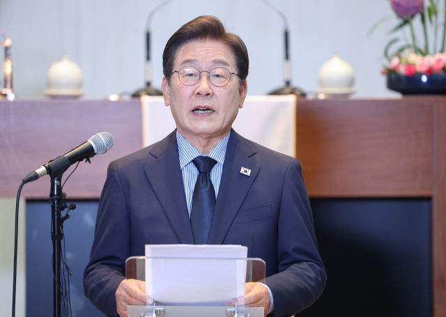 더불어민주당 이재명 대선 후보가 2일 경기 성남시 수정구 성남주민교회에서 기자회견을 하고 있다. 연합뉴스