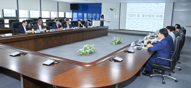 대구시는 2일 국가물산업클러스터에서 입주기업 간담회를 개최했다. 대구시 제공