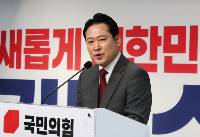 국민의힘 장동혁 선대위 상황실장이 2일 서울 여의도 중앙당사에서 긴급 현안 기자회견을 열고 