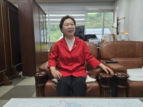 [의정외전] 김상희 군의원, 어두운 곳에 빛 밝히는 봉사의 달인