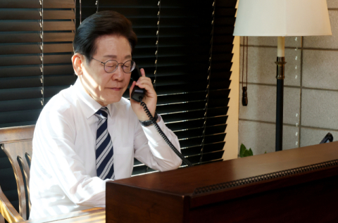 이재명 대통령, 합참의장과 통화…군통수권 이양 보고