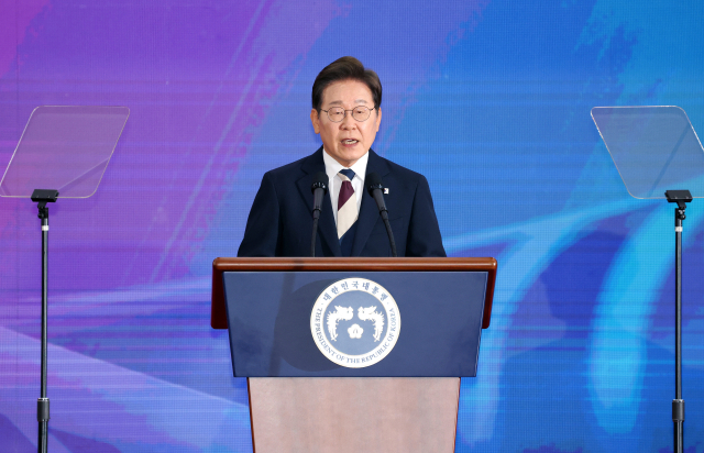 이재명 대통령이 4일 서울 여의도 국회에서 열린 제21대 대통령 취임선서식에서