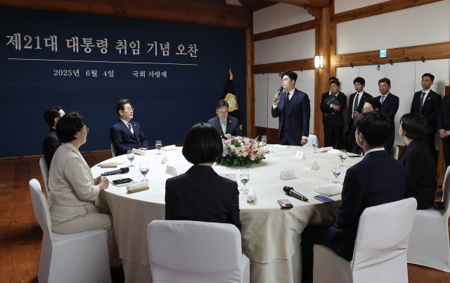 국민의힘 김용태 비대위원장이 4일 서울 여의도 국회 사랑재에서 열린 제21대 대통령 취임 기념 오찬에 참석해 발언을 하고 있다. 연합뉴스