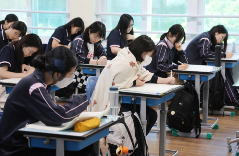 6월 모평 작년 수능보다 대체로 쉬웠다…국어·수학 세부 평가는 엇갈려