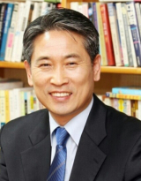 최진 대통령리더십연구원장