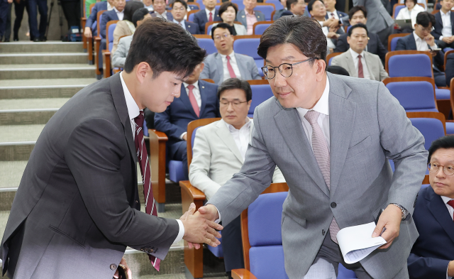국힘 지도부 줄사퇴…비대위 체제 유지할까