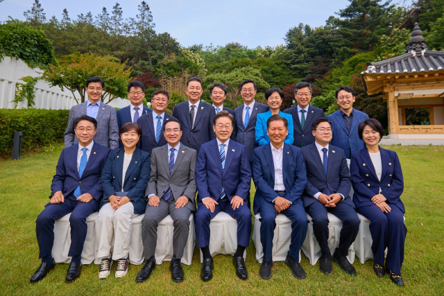 李대통령, 與 지도부 관저 초청 만찬 