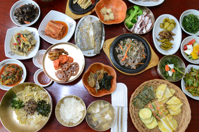 진주식 헛제삿밥 차림세.