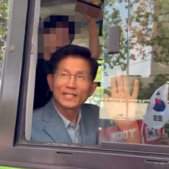 '윤 어게인' 집회 참석한 김문수? 