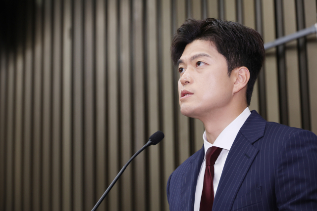 국민의힘 김용태 비상대책위원장이 9일 서울 여의도 국회에서 열린 의원총회에서 발언하고 있다. 연합뉴스