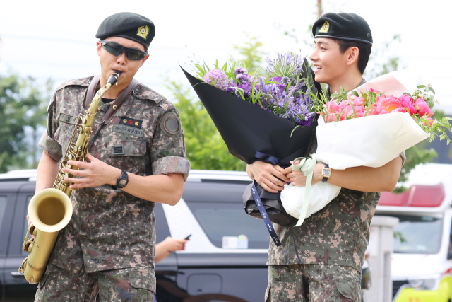 RM·뷔 전역 인사 