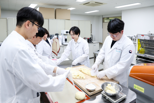 대구대 베이커리 아카데미 원데이 클래스 모습. 대구대 제공