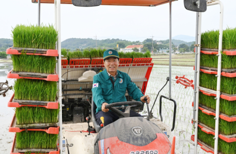 성낙인 창녕군수, 농번기 영농 현장 방문