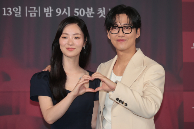 배우 전여빈, 남궁민이 10일 서울 용산구 CGV 용산아이파크몰에서 열린 SBS금토드라마 