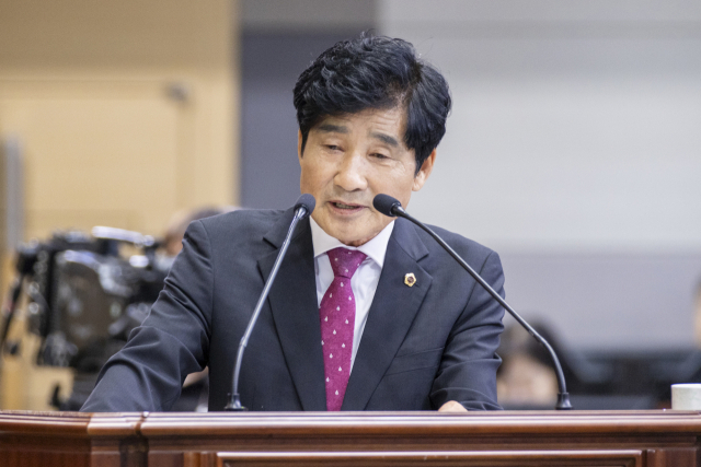 경북도의회 최태림 도의원이 10일 열린 제356회 정례외에서 도정질문을 하는 모습. 경북도의회 제공