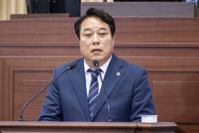 경북도의회 노성환 도의원이 지난 10일 열린 제356회 정례회에서 도정질문을 하는 모습. 경북도의회 제공