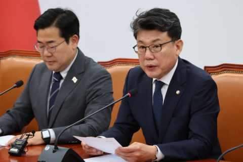 진성준 