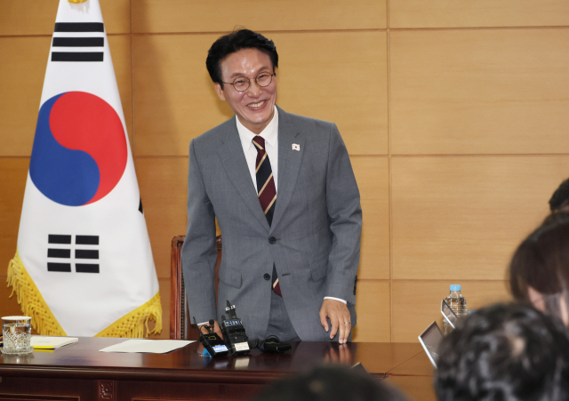 김민석 국무총리 후보자가 10일 서울 종로구 통의동 청문회 준비단 사무실에서 열린 기자간담회에 참석하고 있다. 연합뉴스