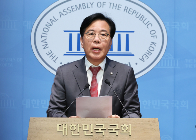 국민의힘 송언석 의원이 12일 서울 여의도 국회 소통관에서 원내대표 출마 선언을 하고 있다. 연합뉴스