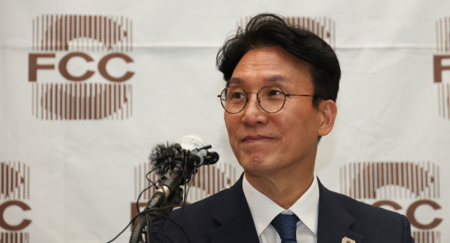 김민석 국무총리 후보자가 17일 서울 중구 한국프레스센터에서 열린 외신기자 간담회에 참석해 있다. 연합뉴스